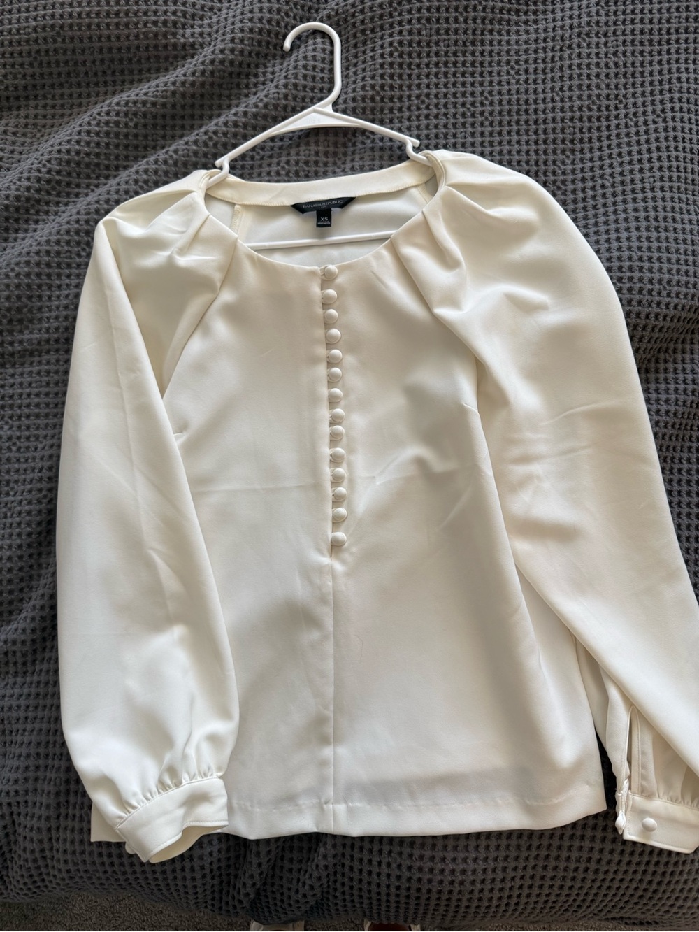 Banana Republic Cream Button-Front Puff Sleeve Blouse